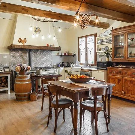 Il Pettirosso Oda ve Kahvaltı SantʼArcangelo di Romagna